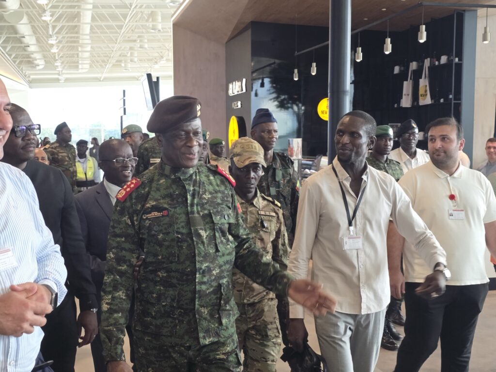 The delegation walking through the new passenger terminal with the FB GROUP team