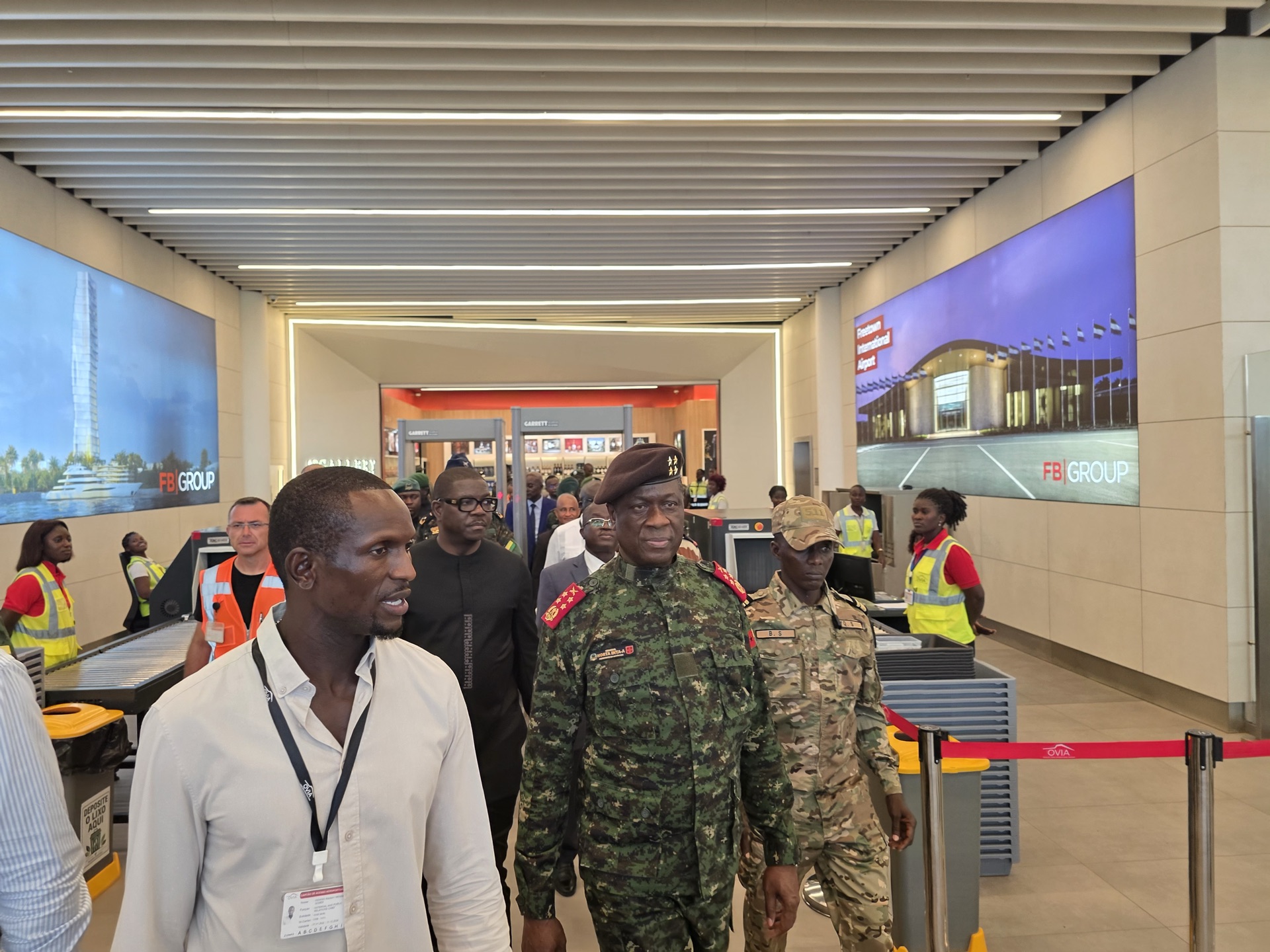 The delegation touring the security screening area of the new passenger terminal at Osvaldo Vieira International Airport